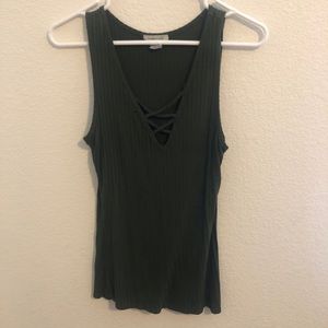 Cute tank top with design on the front !